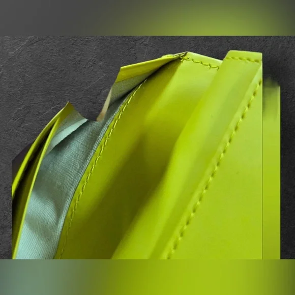 Givenchy small bifold wallet with kiss lock EUC - Picture 10 of 10